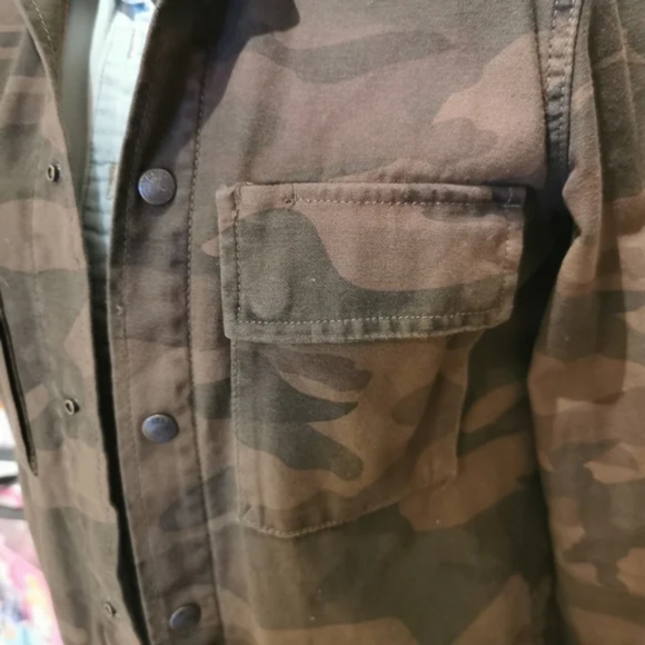 TNA Camo Button Down Shirt Jacket - Picture 7 of 13